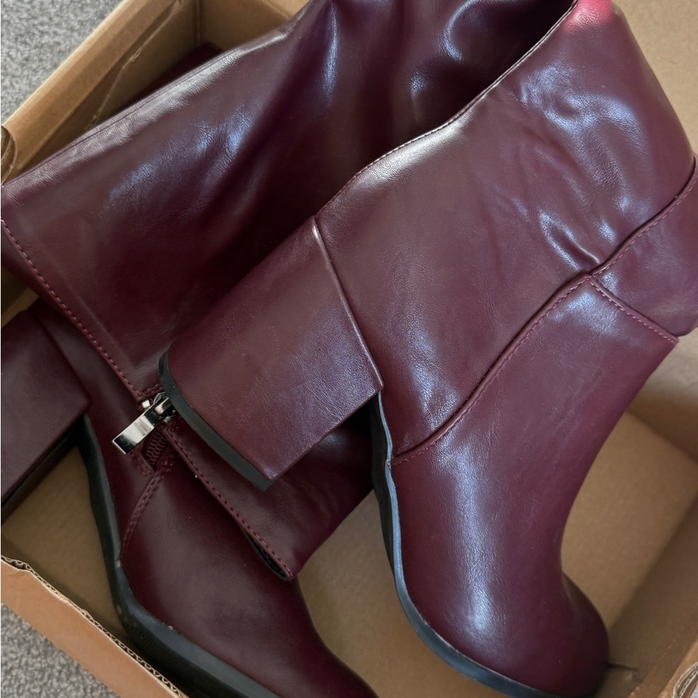 Burgundy block heel Boots